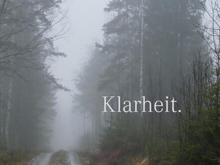Farbwirkung kühler Farben: Grau- und Blautöne schaffen Klarheit. Farbwirkung kühler Farben: Grau- und Blautöne schaffen Klarheit.
