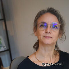 Ich bin Petra und als freie Grafik-Desigerin gestalte und konzipiere ich deine Webseite und deine Landingpages und setze sie im CMS Weblication® um. Ich bin Petra und als freie Grafik-Desigerin gestalte und konzipiere ich deine Webseite und deine Landingpages und setze sie im CMS Weblication® um.