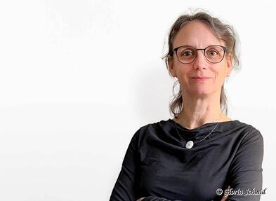 Ich bin Petra und als freie Grafik-Desigerin gestalte ich deine Webseite und deine Landingpages, kozipiere sie und setze sie im CM-System Weblication® um.